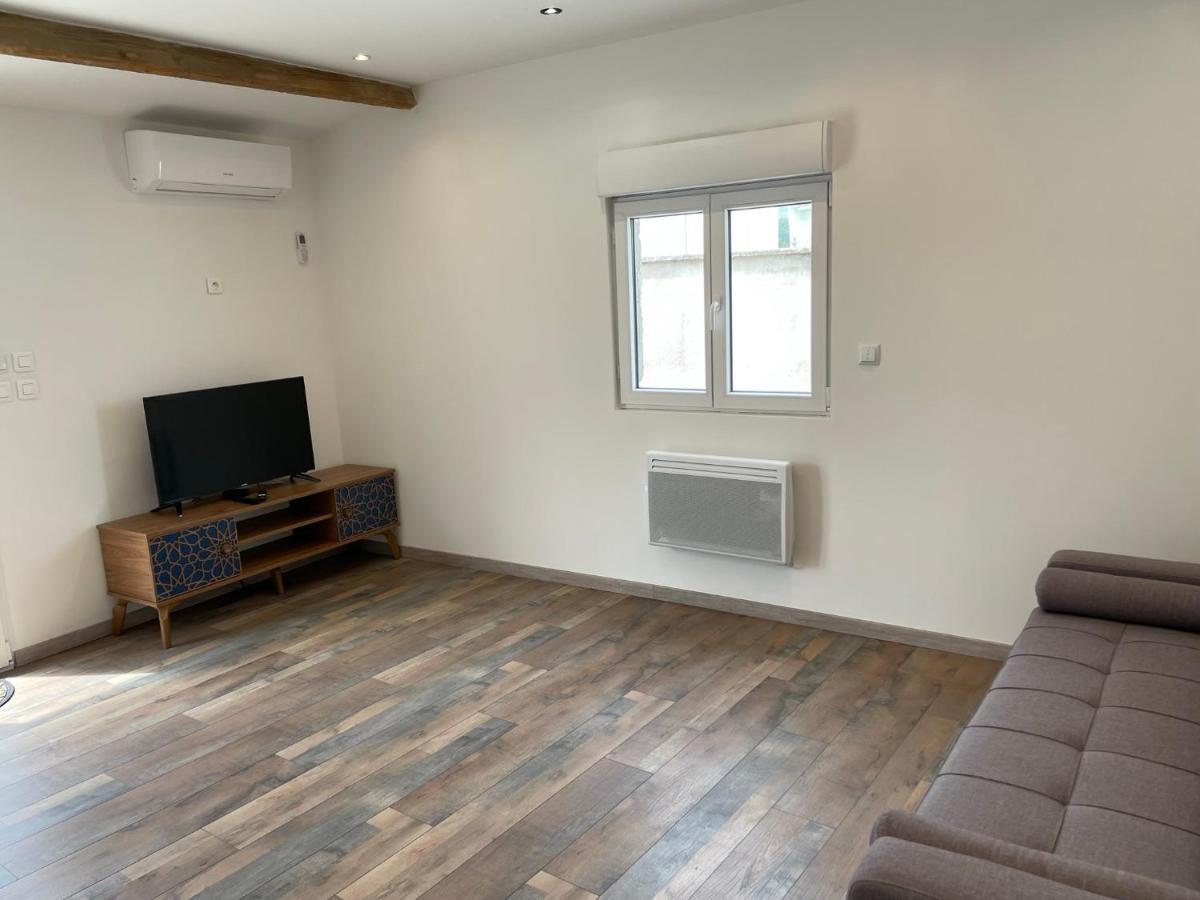 Studio 23 M2+Wifi +Parking Prive Oullins Exterior foto